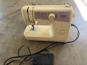 Brother LS-1520 Sewing Machine with Foot Pedal & Original Box