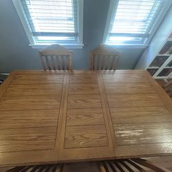 Dining Table Set. 
