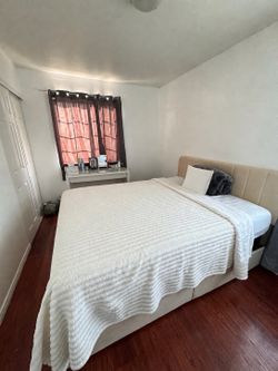 Vendo cama y mesa de cristal ikea
