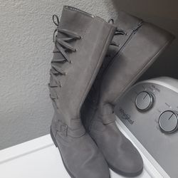 Girls boots size 2