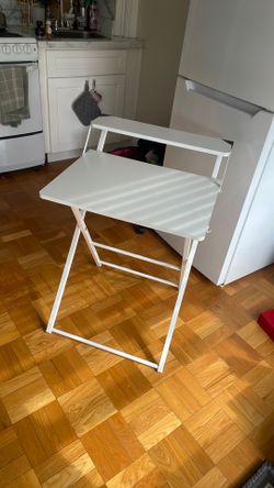 Small  foldable craft/ writting desk