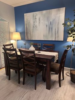 Nice Dining Set in Acceptable Condition!!! Table with 6 Chairs! I Can Deliver