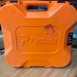 Paslode Lithium-Ion Battery 16-Gauge Angled Cordless Finished Air Tool Nailer