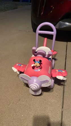 Minnie airplane car