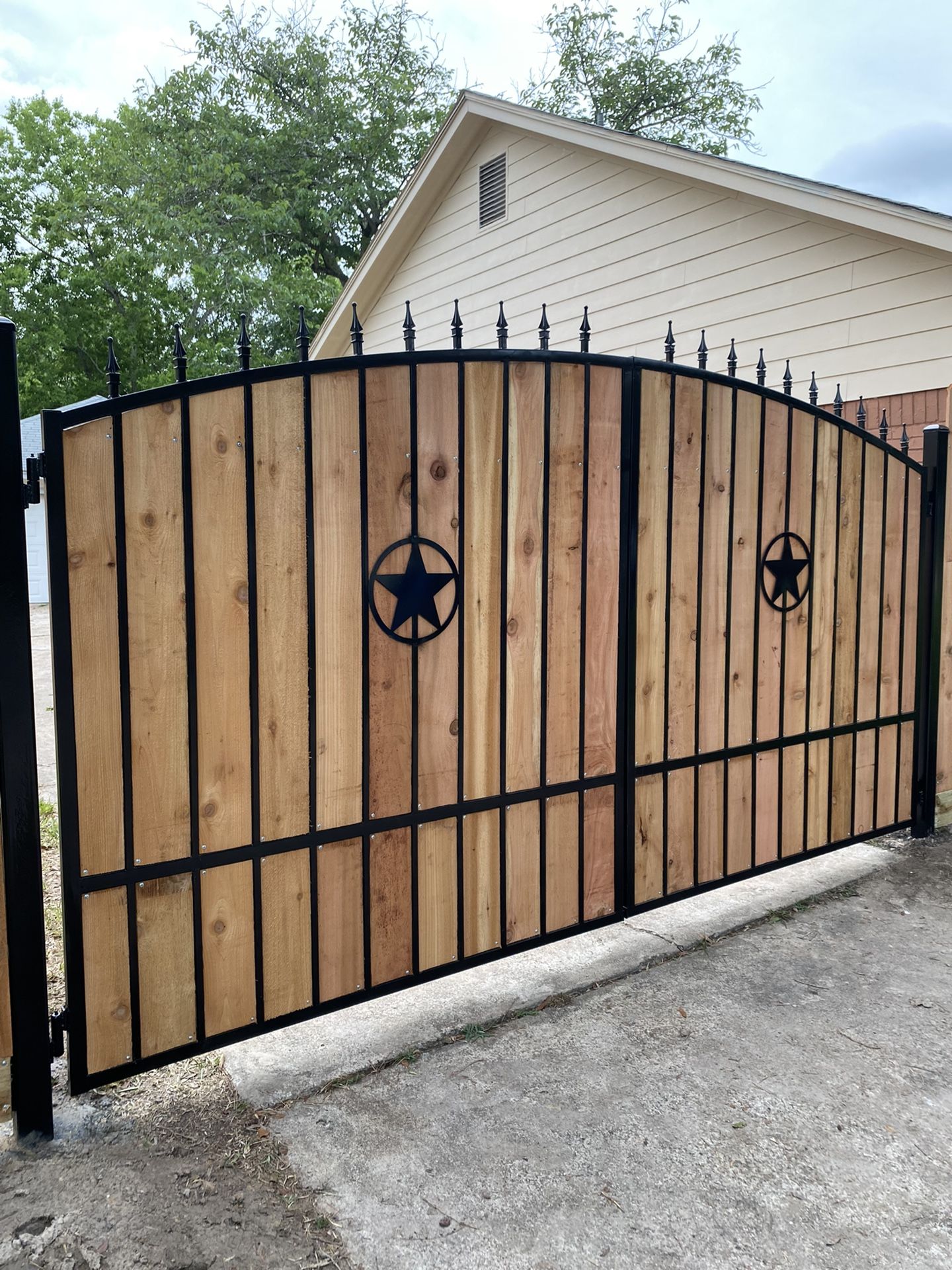 Metal/Wood Fence And Gates