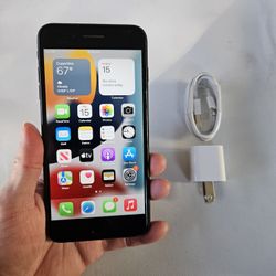 iPhone 7 Plus - UNLOCKED - Like New 