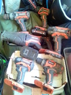 Ridgid Tool Kit with 8 Tools 4 Batteries Drivers Saws AM/FM Radio Light +++