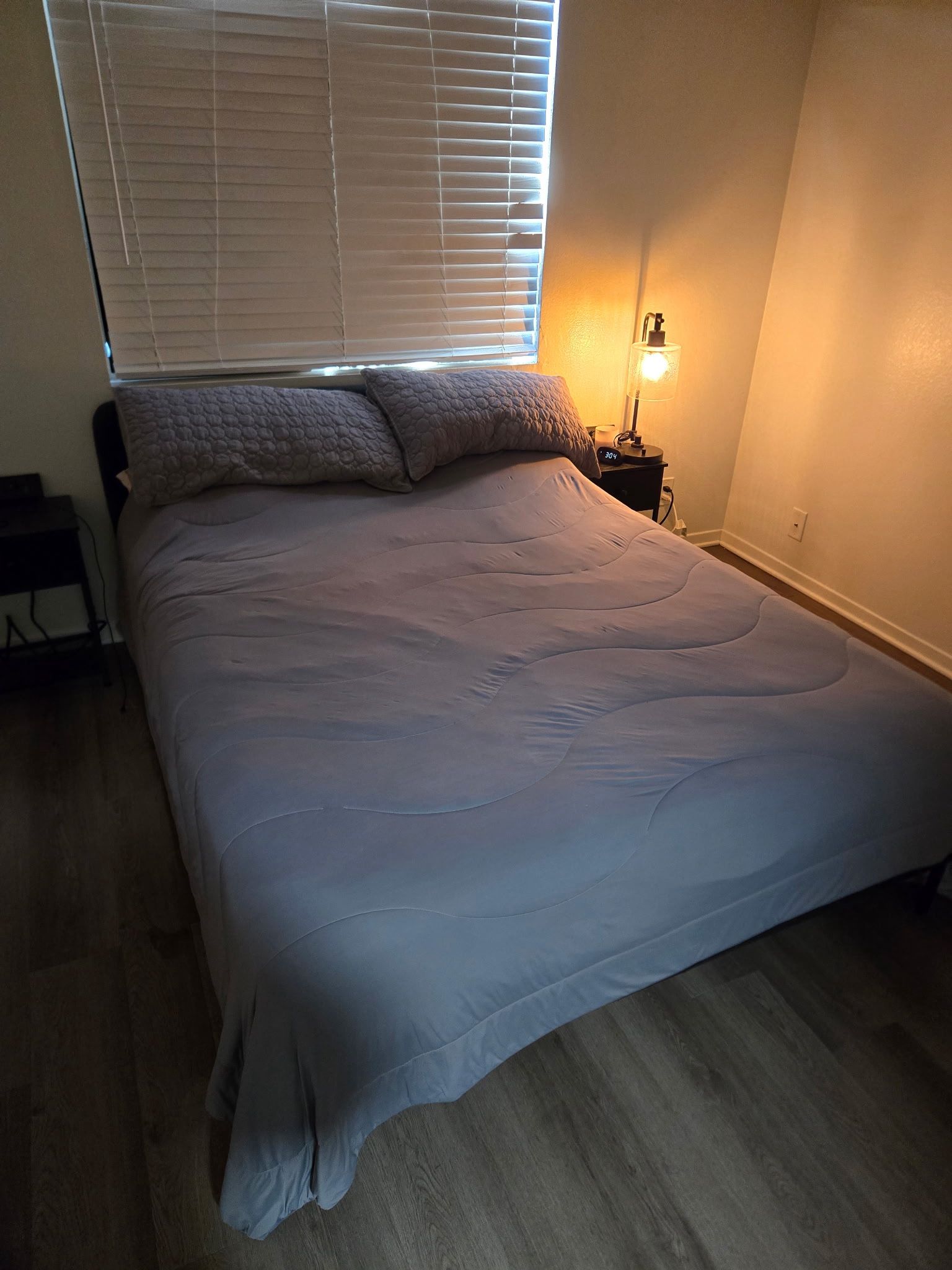 Queen bed and Nightstands