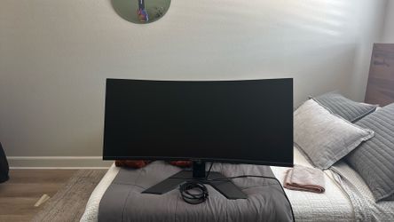 Gigabyte 34” curved gaming monitor display