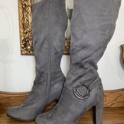 IPO OLSEN - Gray Faux Suede  - 8.5M - Calf Dress Heel Boots 