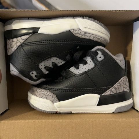 Retro 3 Size 4c