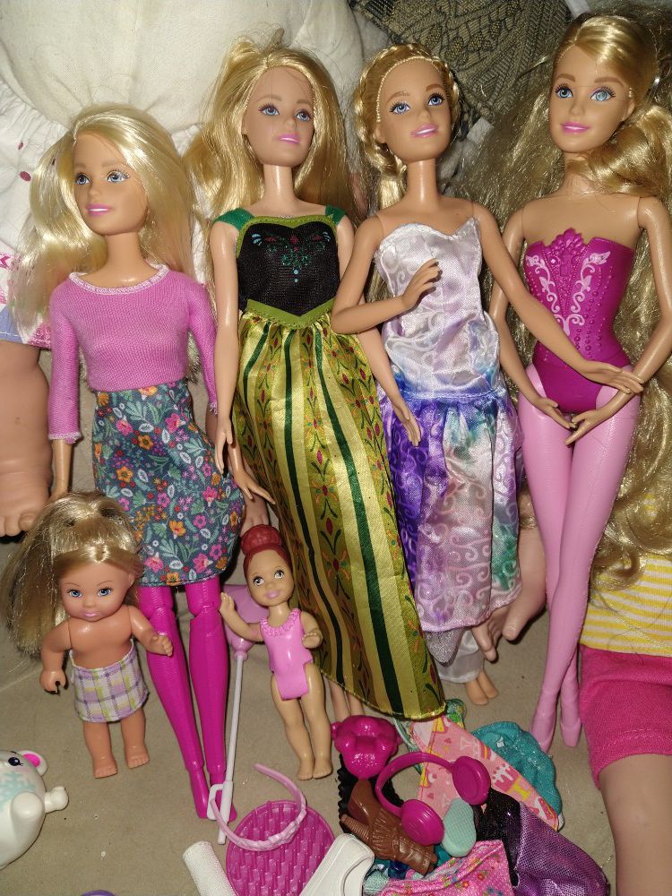Barbie lot asking 30$ for all great condition