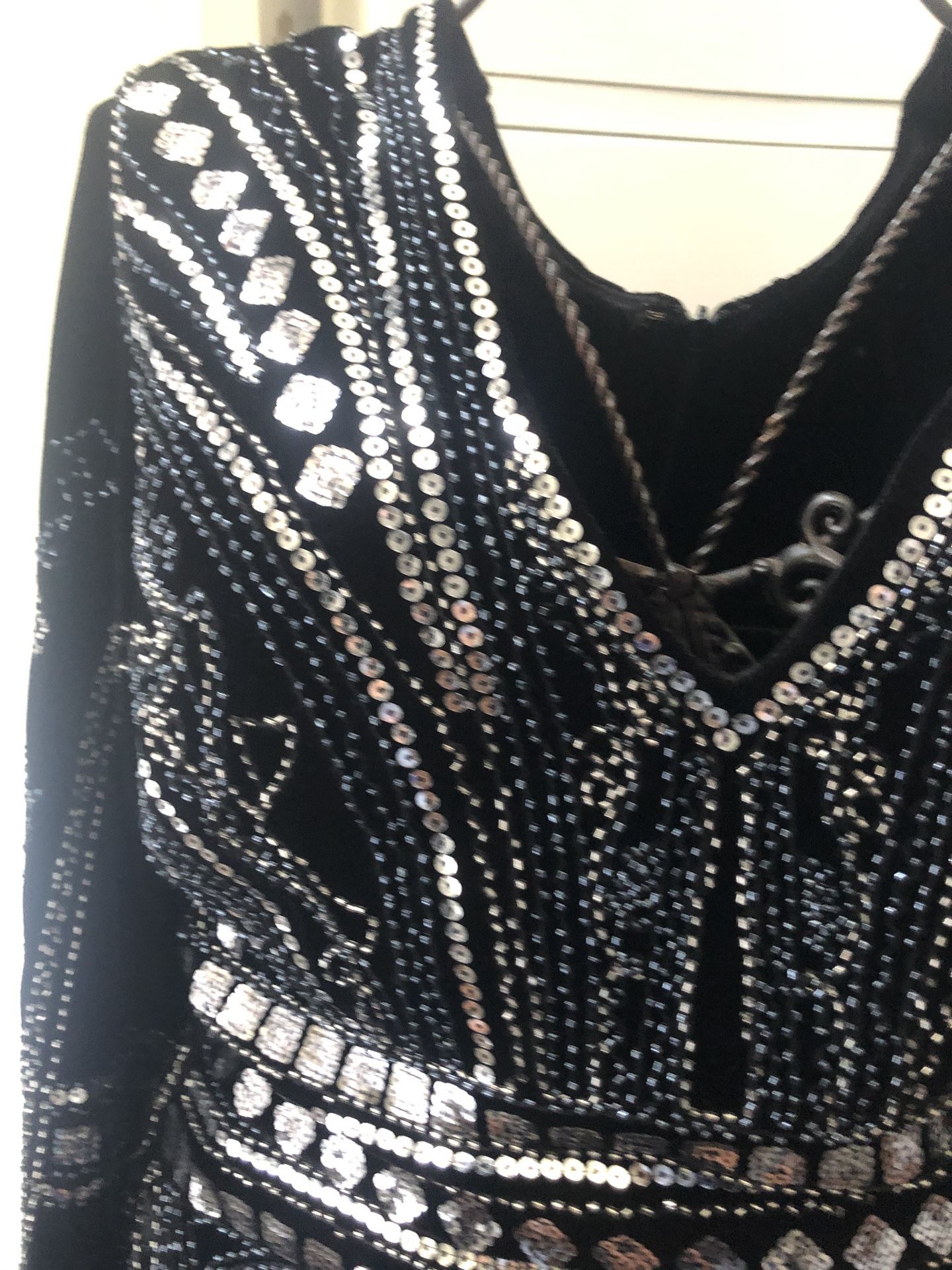 Dress REVOLVE brand, sequin black, velvet, silver dress - www.joarbit.com