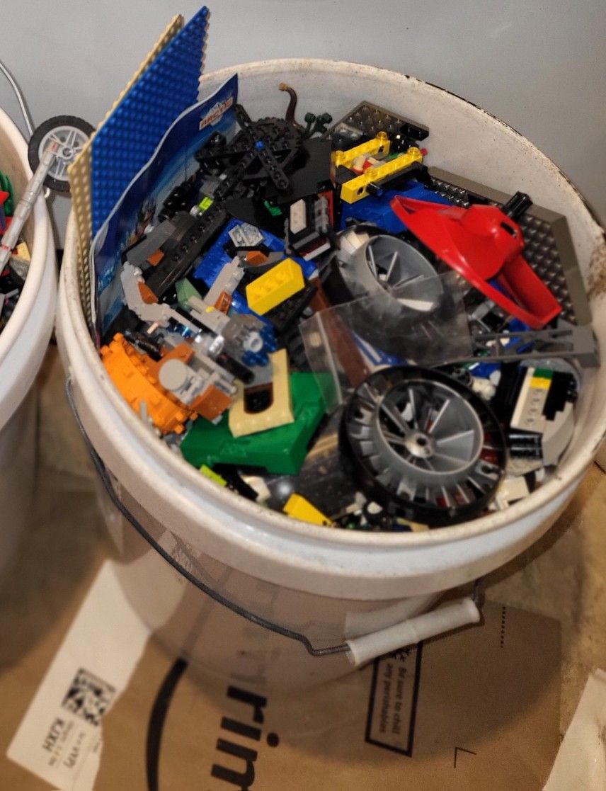 5 Gallon Buckets Of Legos