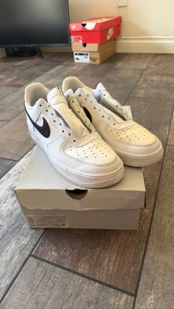 Nike Air Force 1 ’07 White & Black – Men’s Size 9
