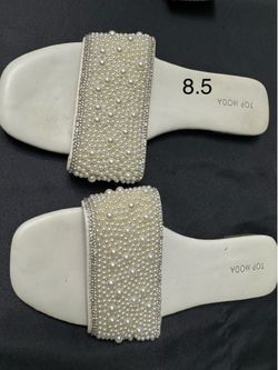 White sandals Size 8.5