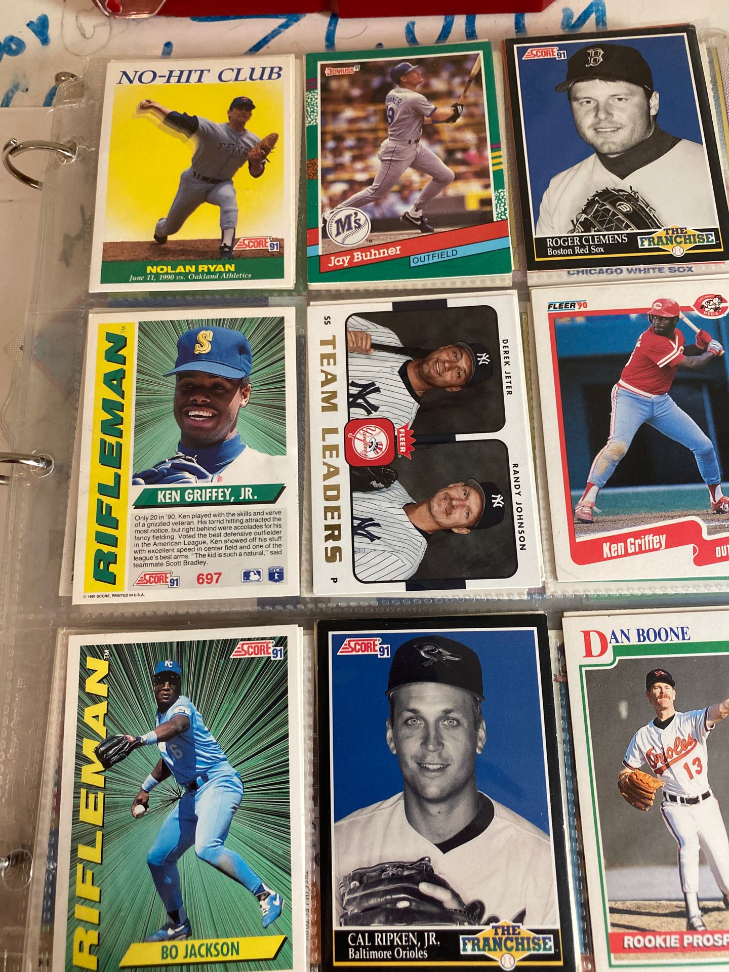 Whole bunch of 1991 baseball cards with Nolan Ryan, Bo Jackson, Griffey jr
