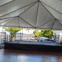 Tent 40x60 Tables Chairs Tablecloths