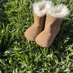 Ugg Baby Boots Chestnut Winter Boots Size 0/1 new