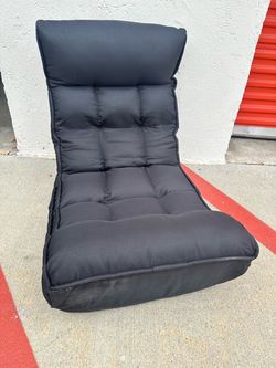 Black Tufted Floor Gaming Chair