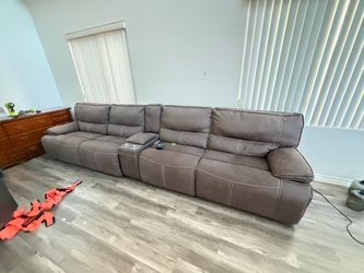 Recliner sectional