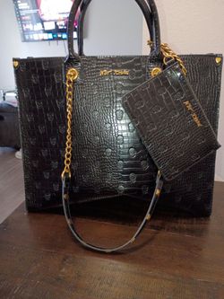 Betsy Johnson Scull print Black
