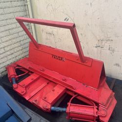 Bobcat Shears