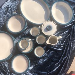 Vintage Wedgewood England Blue Pacific 25-piece Dinner Set