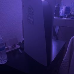 Ps5 disc version Cables and Remote included 