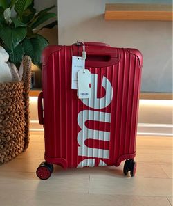 Supreme RIMOWA 45L Multiwheel
Carry-on