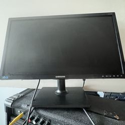 Samsung S24E200 monitor 24” Computer desk Desktop LG Gaming PlayStation  Office
