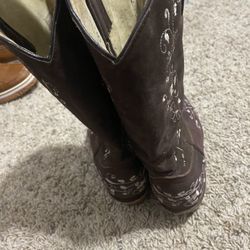 women boots 