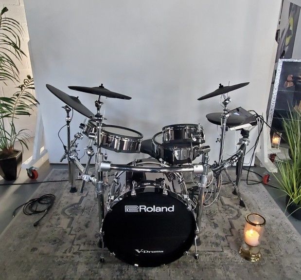Roland TD50KVX Drum Set + HARWARE, DRUM PEDAL, THRONE AND CASES. Never Left Studio. MINT