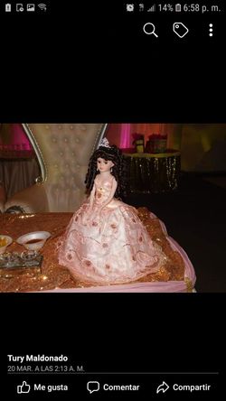 Muñeca color rosa de quinceañera