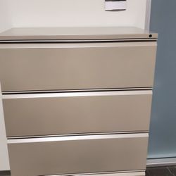 File Cabinets Comes With Key