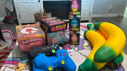 Squeezy/needoh