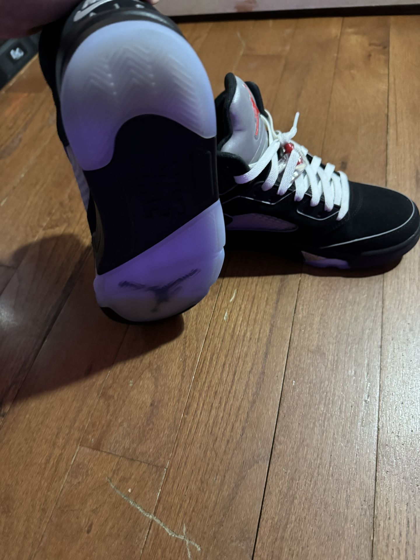 Jordan 5 Black Metallic Slight Scuff 