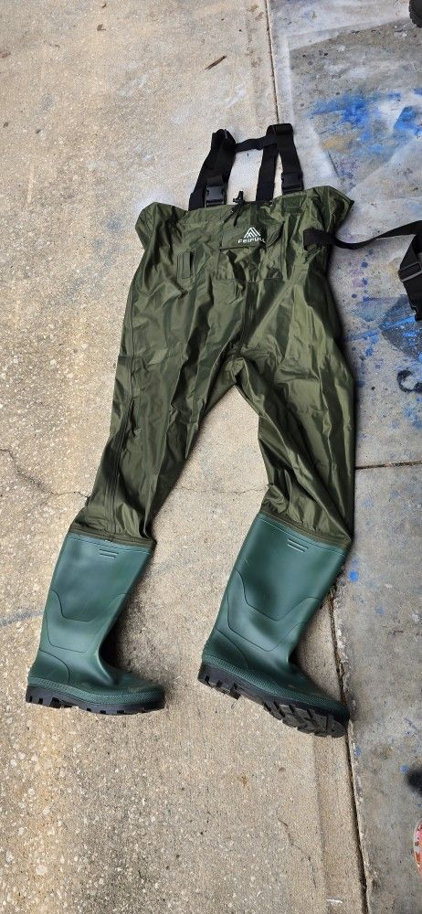 FEIFULL Lightweight and Waterproof Chest Waders with Boots Size 14 Green New