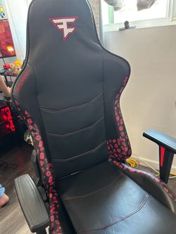 Faze clan ergonomic gaming chair