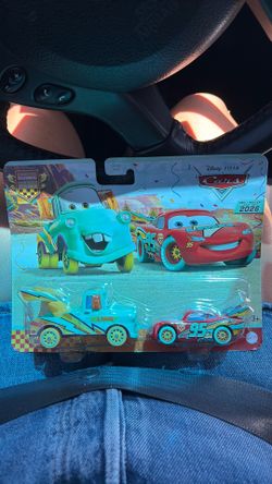Mater and Lightning Mcqueen race to celebrate 2026 NEW!