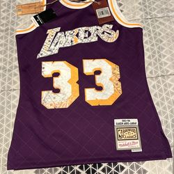 Lakers Authentic Throw Back Jersey Kareem Abdul - Jabbar 1(contact info removed)