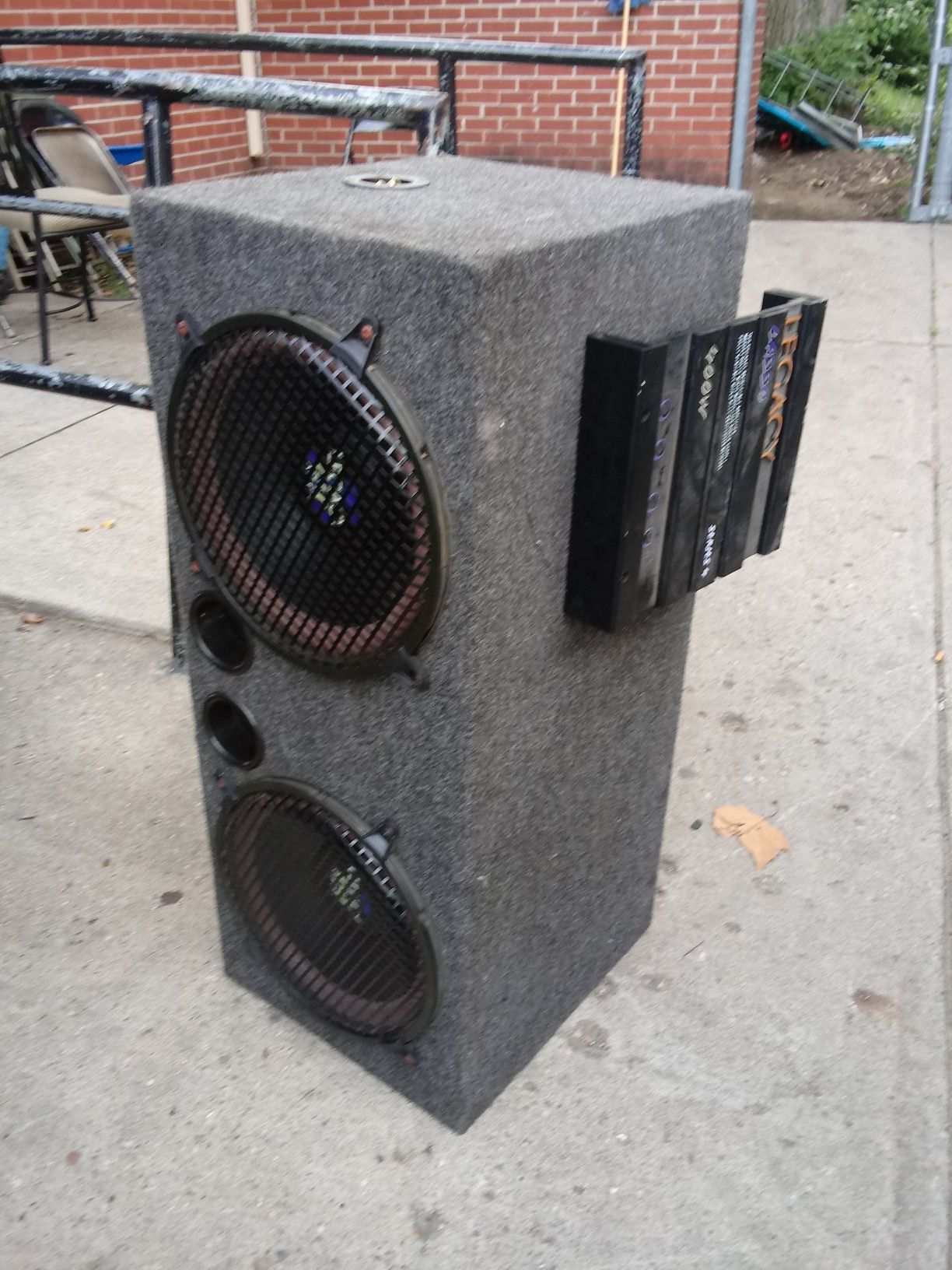 Legacy 12 inch speaker box n amplifier for sale