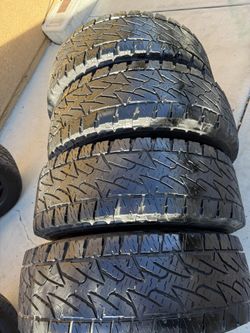 LT285/75R16 2 used tires Bridgestone 