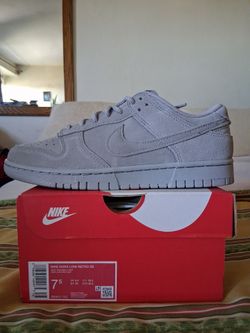 Nike Dunk Low SE ."Wolf Grey" Size 7.5 Brand New