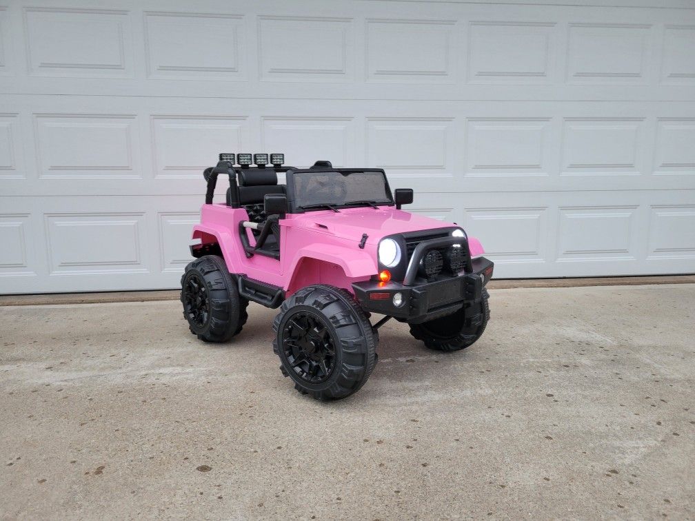 Pink 12v Power Wheels Jeep w/remote