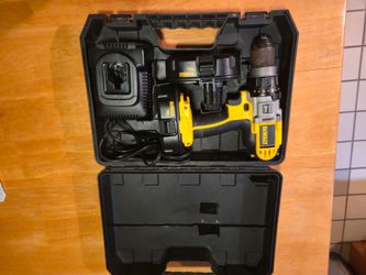 DeWalt XRP 18V 3-Speed Hammer Drill Kit – 2 Batteries, Charger & Case
