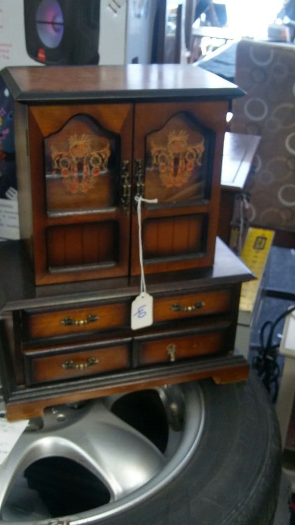Jewelry box.