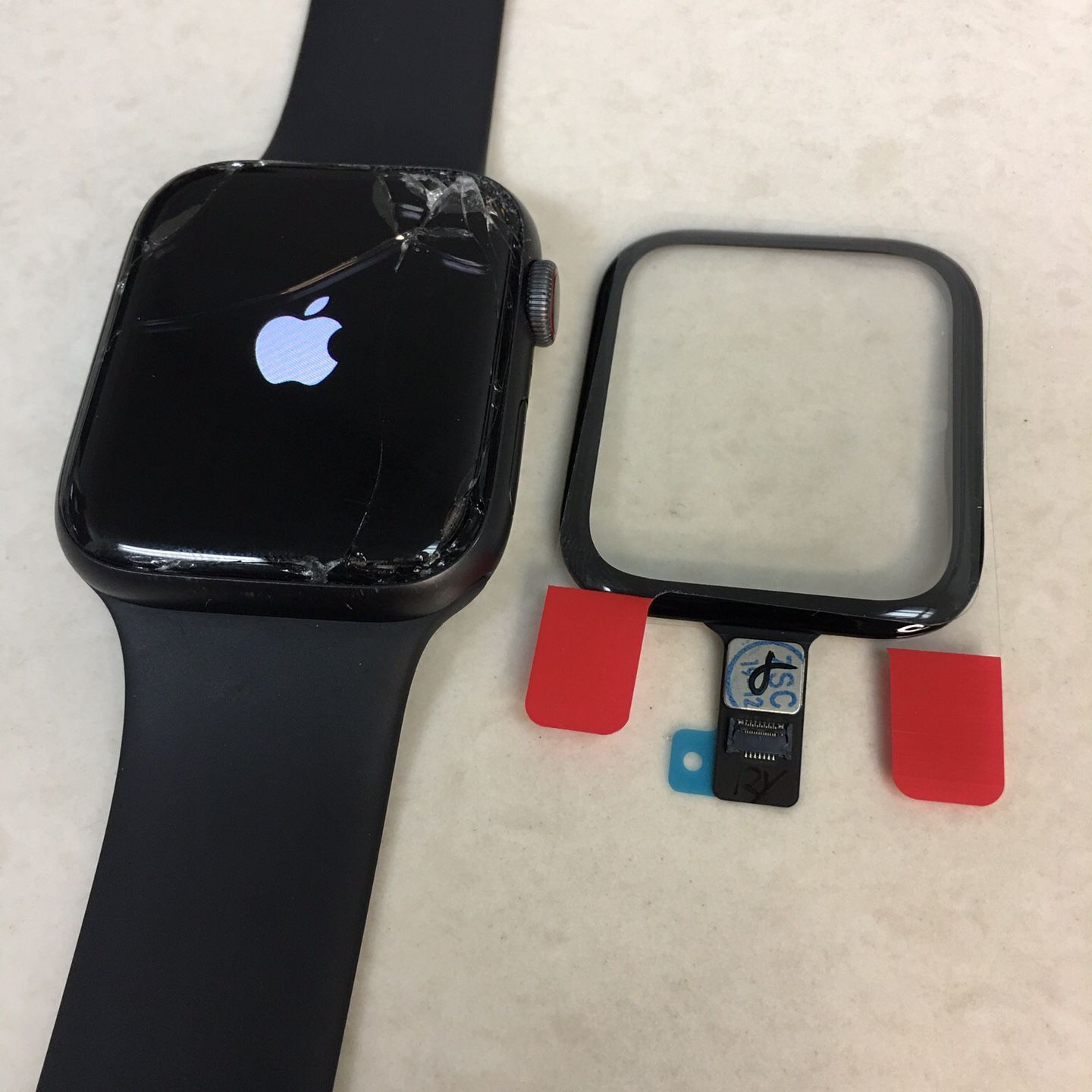 APPLE WATCH SCREEN SERVICE (Only Glass)