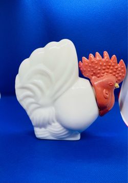 Vintage Avon rooster milk glass bottle/decanter