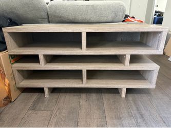 Entertainment center